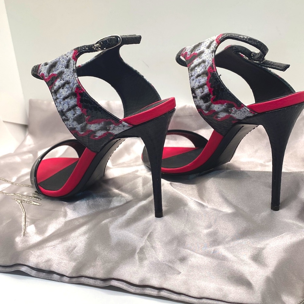 ✨ GIUSEPPE ZANOTTI Stiletto sandals 🎉HP🎉 - Picture 8 of 8